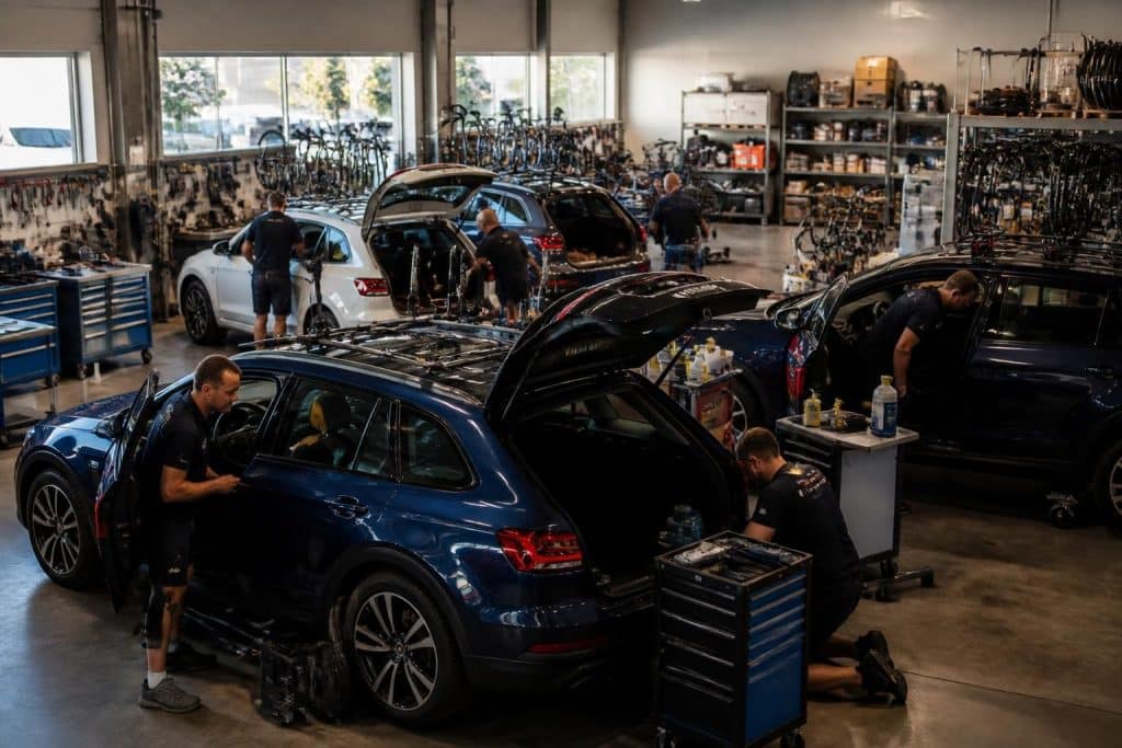 découvrez le destin des voitures du tour de france une fois la course terminée : revente, restauration ou conservation, suivez leur parcours post-épreuve.
