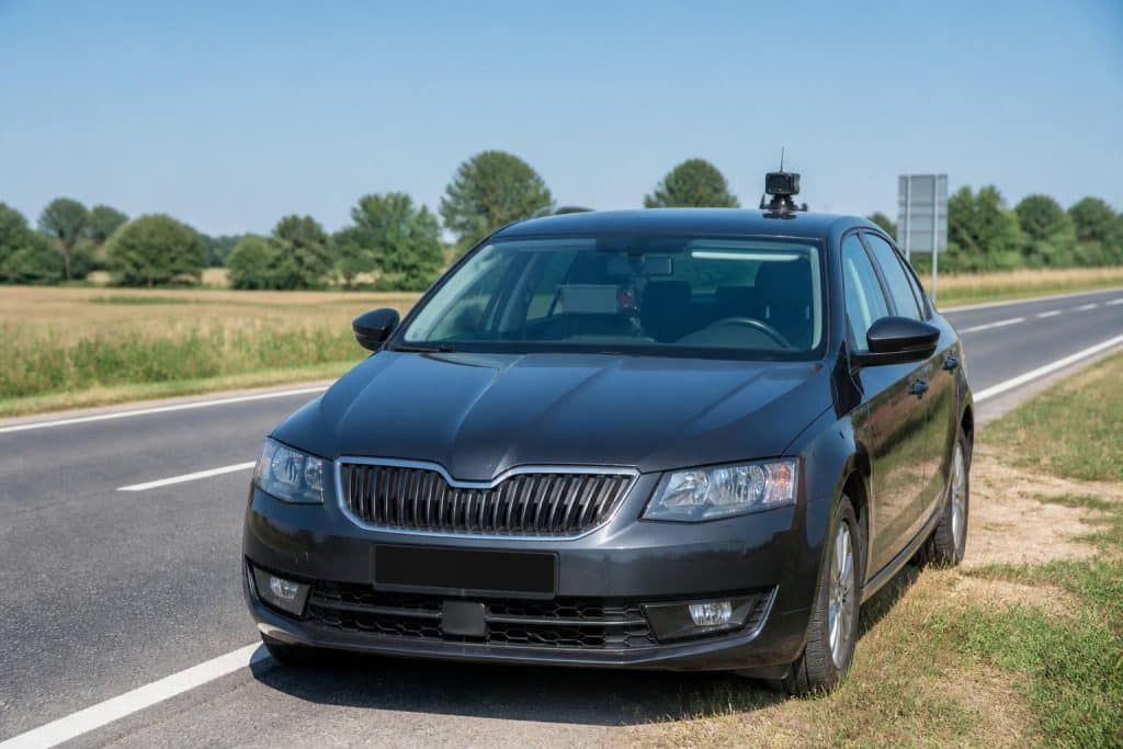 découvrez comment identifier une voiture radar grâce aux signes visibles à reconnaître facilement pour éviter les mauvaises surprises sur la route.