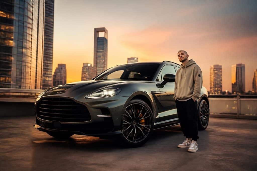 découvrez les performances et caractéristiques de l'aston martin dbx707 2026 conduite par squeezie, une fusion unique de puissance et de style.